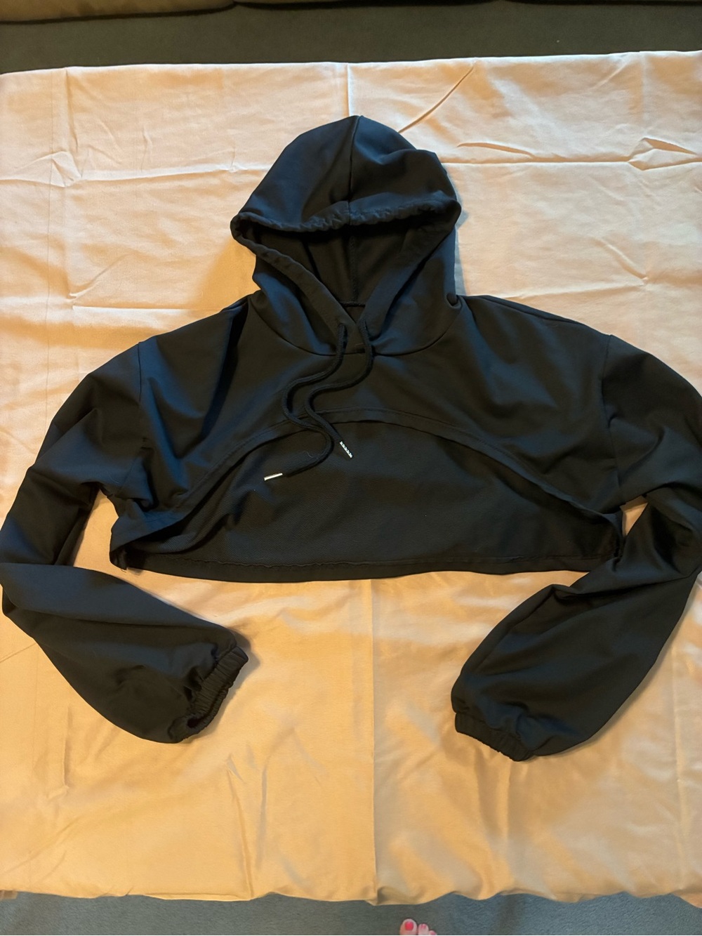 Cropped Black Hooded Pullover Sweatshirt